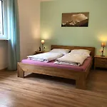 公寓 Walli - Und Bergvergnuegen Direkt Vor Der Haustuer 拉特恩斯