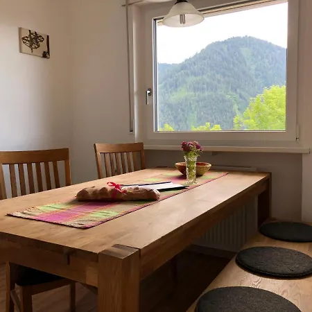 Walli - Und Bergvergnuegen Direkt Vor Der Haustuer Laterns