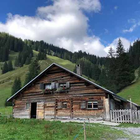 Apartament Walli - Und Bergvergnuegen Direkt Vor Der Haustuer Laterns