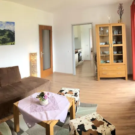 Walli - Und Bergvergnuegen Direkt Vor Der Haustuer Διαμέρισμα Laterns